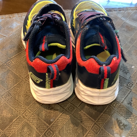 Skechers shoes - Picture 2 of 4